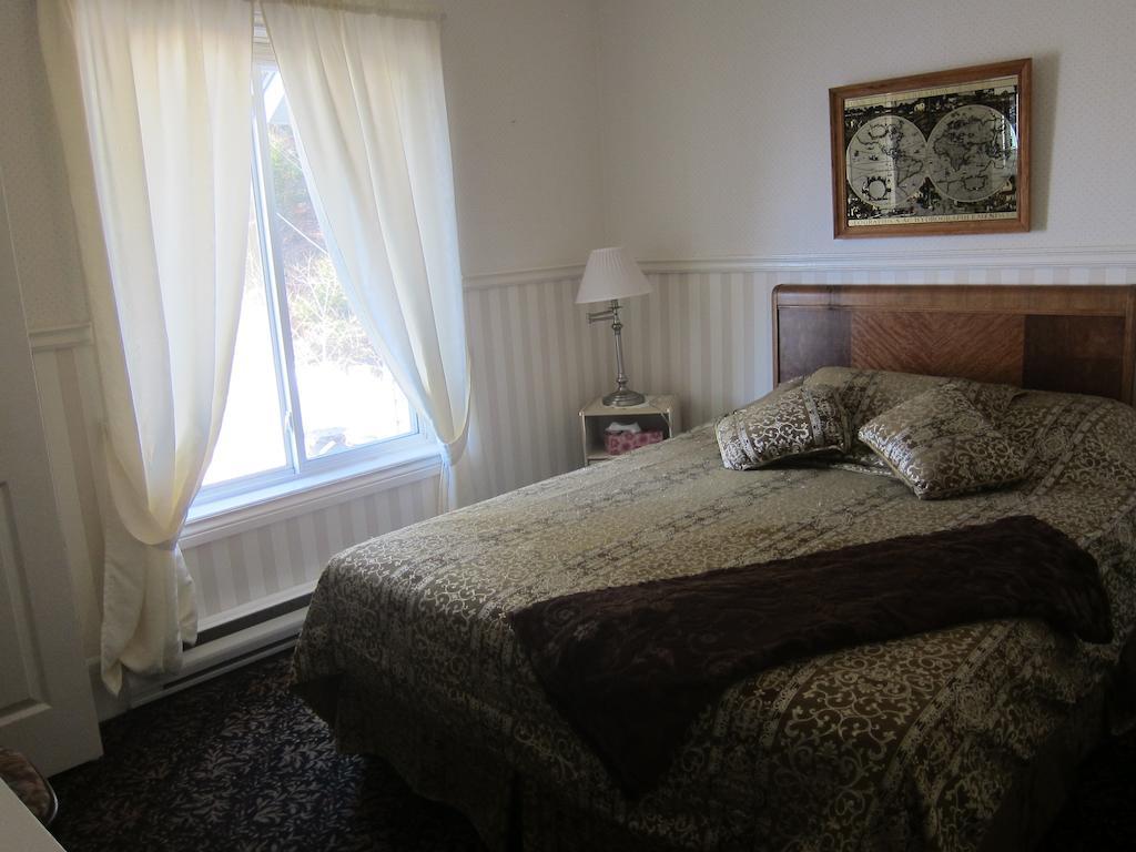 Salmon River Country 3*
